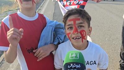 گفت‌و‌گوی بامزه با کودک تراکتوری پیش از دیدار با نساجی