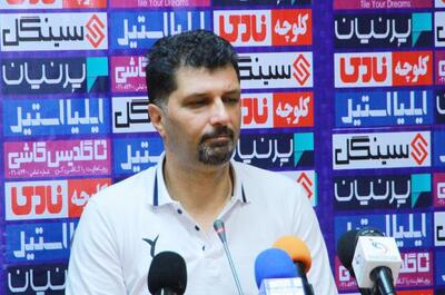 حسینی: هنوز لیگ تمام نشده، یک بازیکن را فروختیم!/ از داوری متضرر شدیم