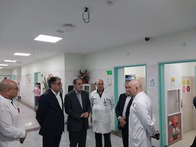 حضور معاون وزیر کشور در بیمارستان کودکان «مردانی‌آذر» تبریز - پارس فوتبال