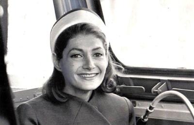 شهناز پهلوی ۴ ساله پشت فرمان ماشین پدری (عکس)