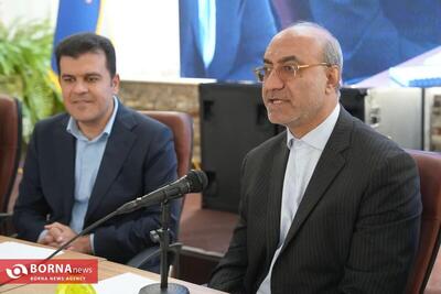انتقاد استاندار کرمانشاه از سختگیری در پرداخت تسهیلات به شرکت‌های دانش‌بنیان / حرکت به سوی اقتصاد دانش‌بنیان اجتناب‌ناپذیر است