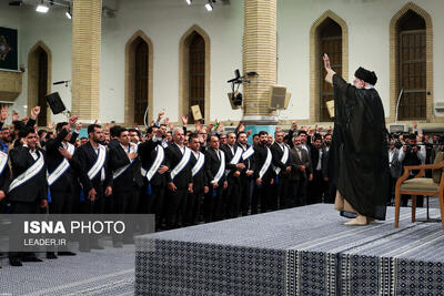 ببینید | گرامیداشت یاد و خاطره شهید رئیسی توسط رهبر انقلاب در دیدار امروز کارگران