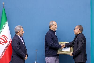 آهنگ هایده تیتر یک روزنامه شد