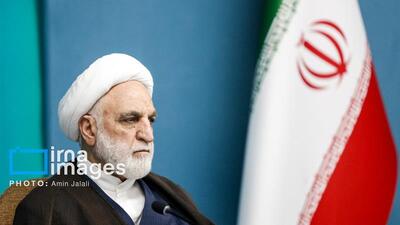 حضور حجت‌الاسلام والمسلمین محسنی اژه‌ای در منزل شهید رئیسی