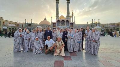 حضور ۴۰ گردشگر لهستانی در حرم حضرت معصومه(س)
