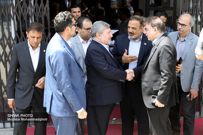 بازدید رئیس شورای اطلاع‌رسانی دولت از نمایشگاه نفت