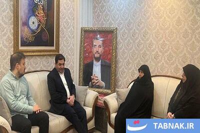 دیدار مشاور رهبر انقلاب با خانواده شهید امیرعبداللهیان