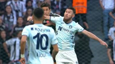 پائولیستا با ضربه آرنج بازیکن حریف دندانش شکست!