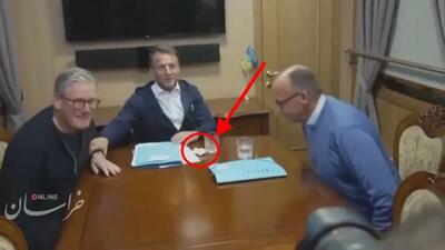 آبروریزی امانوئل مکرون با مواد مخدر روی میز کارش! + ویدیو
