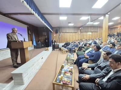 همه باید برای بهبود شرایط لرستان تلاش کنیم