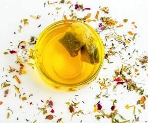 جلوگیری از ریزش مو با دمنوش های گیاهی