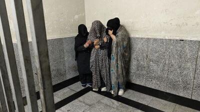 دستگیری ۲۵ جیب‌بُر مترو و اتوبوس در تهران/ زنجیرقاپ سعادت آباد دستگیر شد