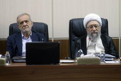 آیت الله آملی لاریجانی: اظهارات سخیف ترامپ ناشی از عدم تعادل فکری است