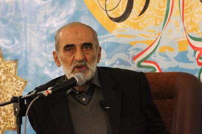 حسین شریعتمداری: مسئولان کشور رسماً اعلام کنند مادام که ترامپ از نظام و مردم ایران عذرخواهی نکرده، به مذاکرات ادامه نخواهند داد / ادامه مذاکرات با آمریکا، غیر از نادیده گرفتن اقتدار ایران اسلامی و بی‌توجهی به امنیت ملی و حاکمیت سرزمینی ایران مفهوم و معنای دیگری ندارد