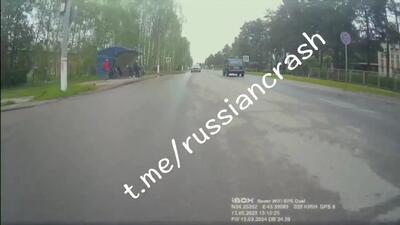 فیلم برخورد ناگهانی دو خودرو در چهارراه