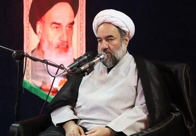 محامی: اخلاق دینی، خنثی‌کننده شبهه‌افکنی دشمنان است - تسنیم