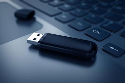داغ شدن فلش مموری USB؛ چرا این اتفاق می‌افتد و چه باید کرد؟