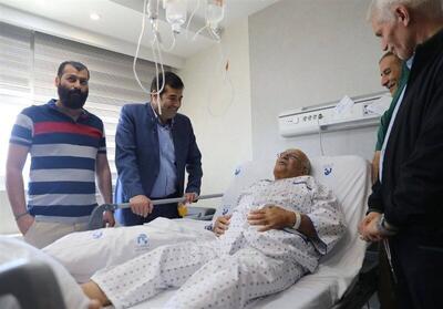 وزیر بر بالین اسطوره استقلال