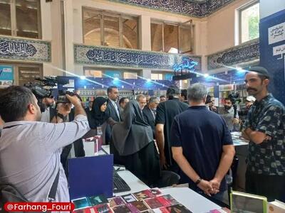 رئیس‌جمهور از نمایشگاه کتاب بازدید کرد