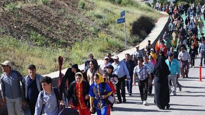 برگزاری همایش پیاده‌روی خانوادگی به مناسبت هفته جوانی جمعیت