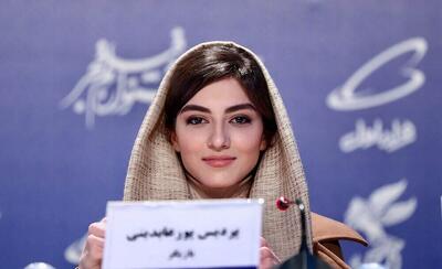 استایل پردیس پورعابدینی در اکران عمومی «زیبا صدایم کن» +تصویر