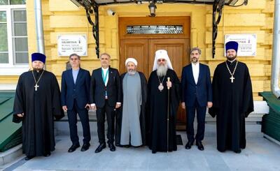 رئیس سازمان فرهنگ و ارتباطات اسلامی با اسقف کریل متروپولیت تاتارستان گفتگو کرد