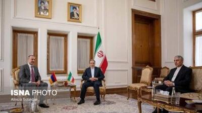 عراقچی مقام ارشد ارمنستانی را در جریان گفت‌وگوهای ایران و آمریکا قرار داد - مردم سالاری آنلاین