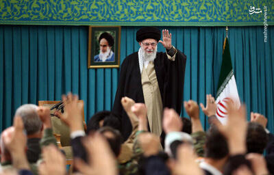آغاز دیدار جمعی از معلمان با رهبر انقلاب