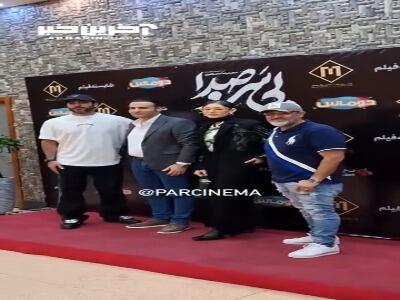 مهران غفوریان و فرشته حسینی در اکران مردمی فیلم «بی سروصدا» در پردیس مگامال