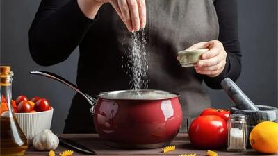 ۸ غذایی که باعث پوکی استخوان می شود!