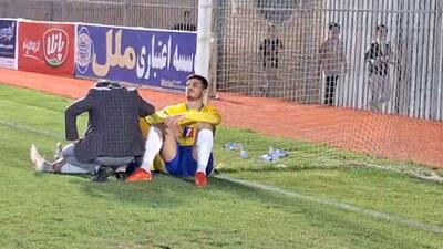 هواداران صنعت نفت : فراز ترسو بیا جواب بده - پارس فوتبال