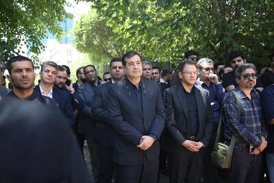 حضور وزیر در مراسم تشییع عکاس جانباخته در پیست اتومبیلرانی - پارس فوتبال