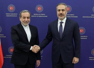 رایزنی عراقچی و وزیر خارجه ترکیه درباره مذاکرات ایران و آمریکا