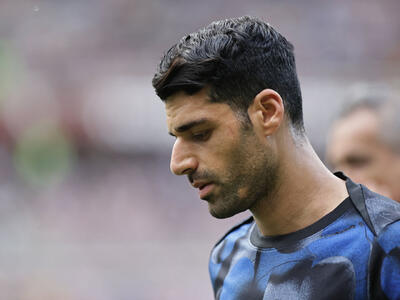 پدر مهدی طارمی در پیراهن آبی منتخب بوشهر