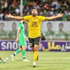 این بازیکن بین استقلال و پرسپولیس جنگ راه انداخت!
