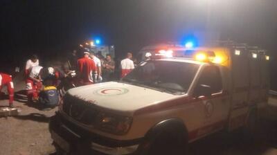 واژگونی اتوبوس حامل ۵ ایرانی و ۳۷ نفر از اتباع افغانستانی در کرمان / ٢٢ مصدوم به مرکز درمانی انتقال یافتند / یک نفر از مصدومان ایرانی حادثه دچار قطع پا شد