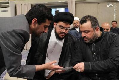عکس/ گفت‌وگوی فرزند سردار شهید سیدرضی با فرزندان شهید نصرالله