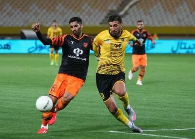 شماره مدافع پرسپولیس شهریار را هوایی می‌کند