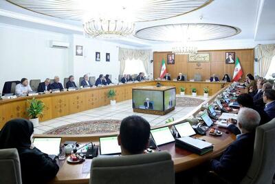 عارف: غنی سازی در خاک ایران خط قرمز نظام است