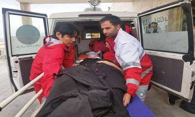 برخورد کامیون با تیر چراغ برق در جاده اراک - قم ۲ فوتی برجا گذاشت