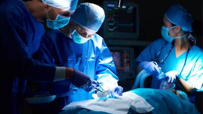 خارج کردن ۴۷ پیچ تیز از معده یک بیمار در کرج + عکس | اقتصاد24