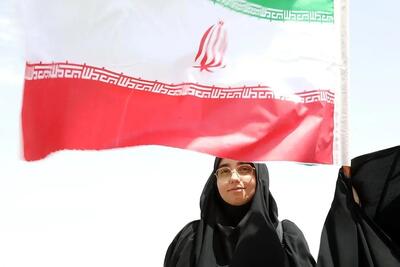 تصاویر؛ تجمع دانشجویان قمی مقابل سایت هسته‌ای فردو