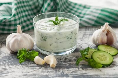 طرز تهیه ماست و خیار مخصوص مناسب مهمانی و دورهمی