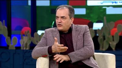 ببینید | تقلید پیمان یوسفی از احمدی‌نژاد روی آنتن زنده تلویزیون!