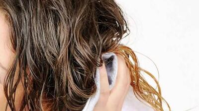 حالت‌دهی مداوم به موها، باعث شکستگی موها می‌شود