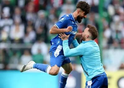 قلی‌زاده با قهرمانی از دسترس پرسپولیس خارج شد