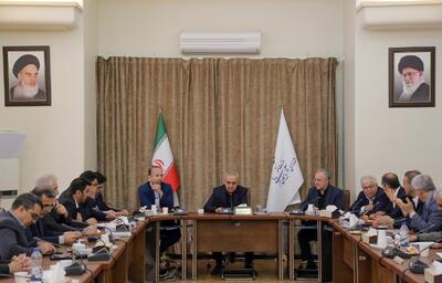 نهایی شدن آغاز عملیات اجرایی ساخت ۱۴۴۰ مگاوات نیروگاه برق خورشیدی در استان