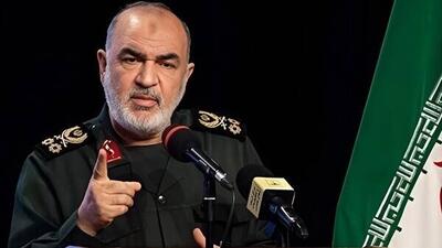 سردار سلامی: دشمن کاری میکند که در دفاع از ارزش هایمان خجالت بکشیم