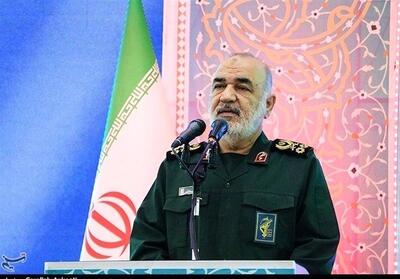 سرلشکر سلامی: صف‌آرایی دشمن را با چشم می‌بینید