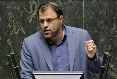 نماینده مشهد: هیات رئیسه از استقلال مجلس دفاع کند